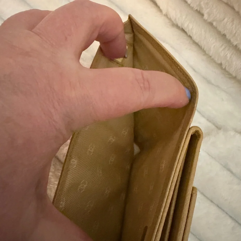 CHANEL Compact Caviar Coco Button Trifold Wallet